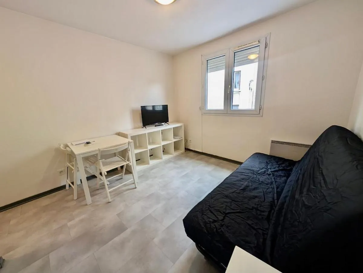 Apartment Modern Studio - Free Parking, Near Train Station & Downtown Grenoble