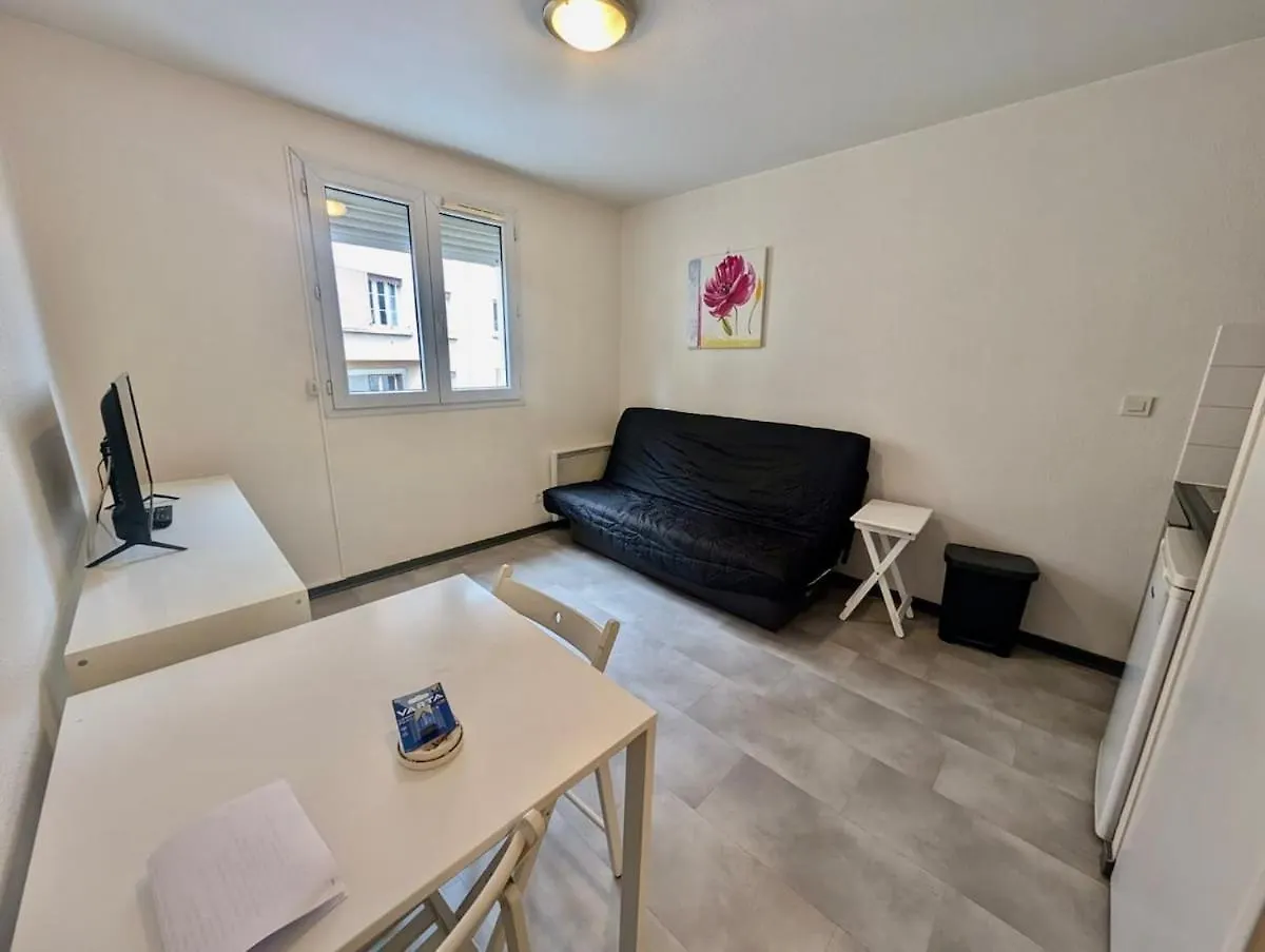 Modern Studio - Free Parking, Near Train Station & Downtown Grenoble